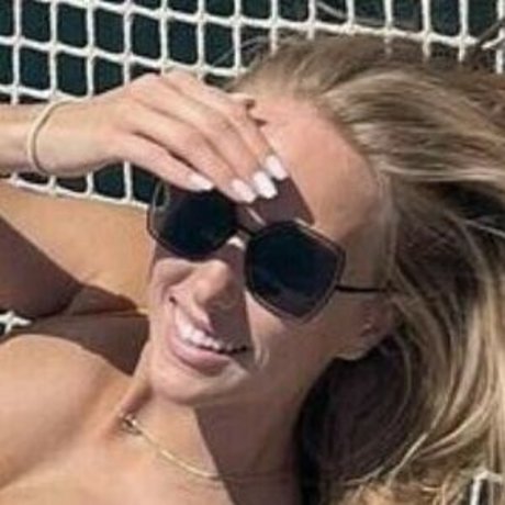 dünne schwarze teenager-onlyfans kunst schöne bilder