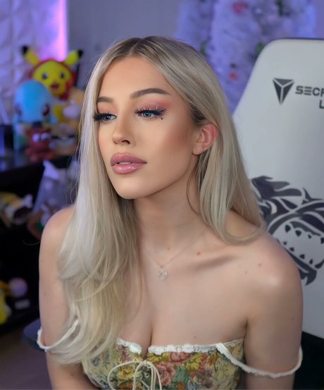 Emerome hübsche erwachsene bild