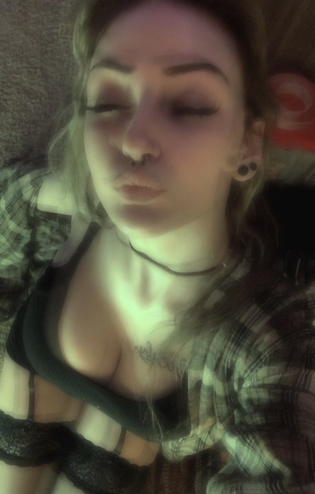 Thatkidronni nackt perfekte galerien