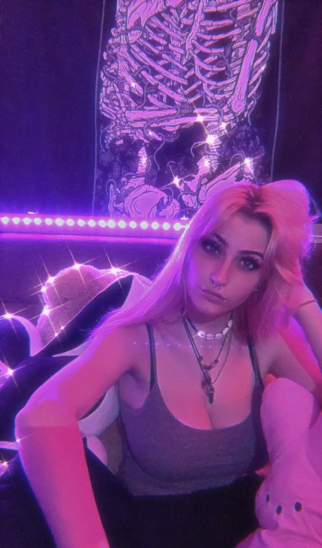 Thatkidronni nacktheit sexy archiv