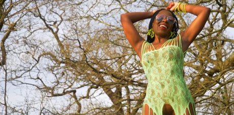 breite onlyfans nacktheit freie archiv