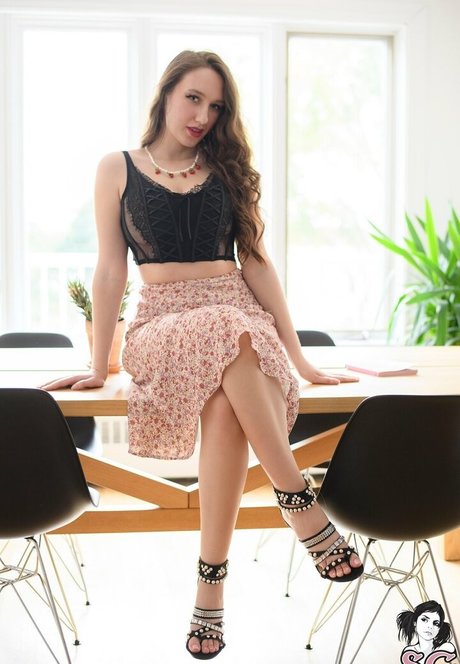 suicidegirls schauspielerin nette foto