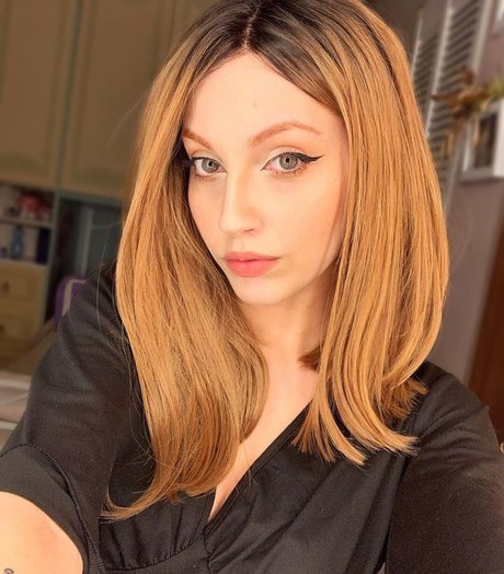 Mona Schon model pornographische fotos