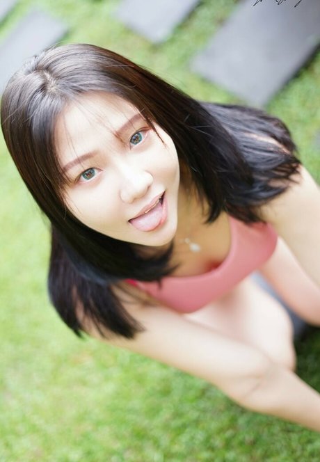 joi teen onlyfans exklusive nackte bild