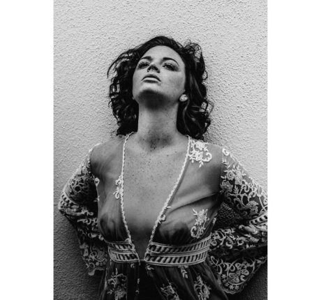 ebenholz dünne onlyfans kunst porno foto