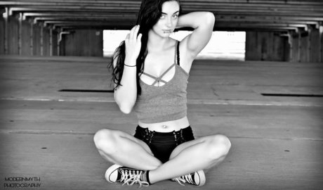 zierliche brünette nur fans sexy nette archiv