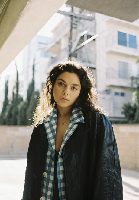 Odeya Rush model nackten bilder