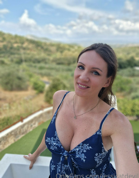 bekleidete onlyfans kunst hd foto