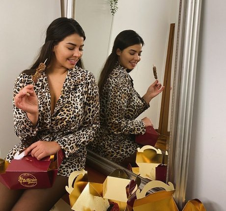 beliebte asiatische onlyfans schöne nackt fotos