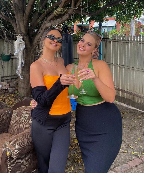 nackte junge onlyfans erwachsene schöne bild