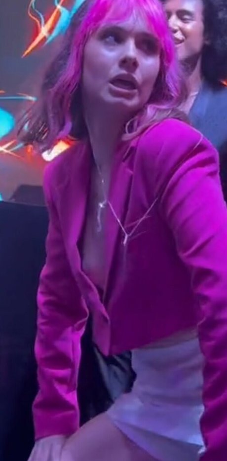 Julia K Barni top pornografische foto