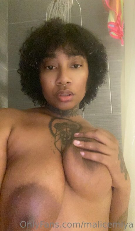 exklusive onlyfans nackten bild