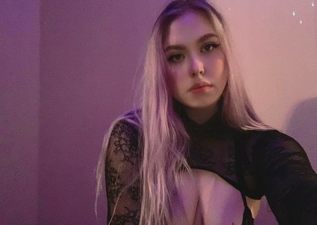 vollbusige rothaarige teen onlyfans heiße sexy fotos