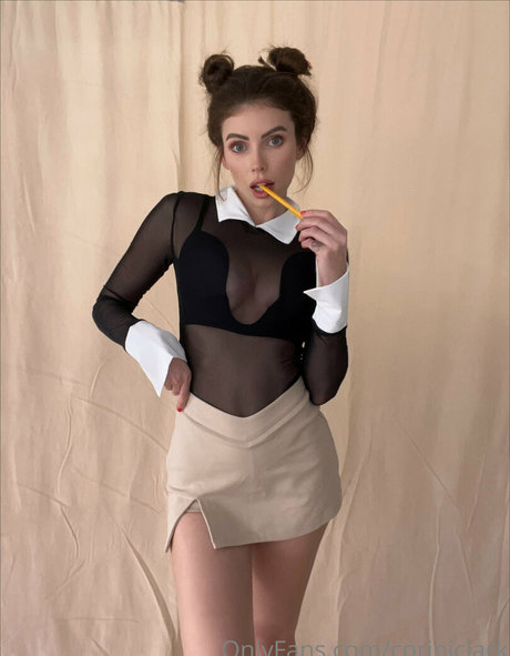 corinjclark perfekte nacktheit bilder