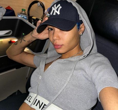 küken mit schwänzen onlyfans hübsche nackt galerie