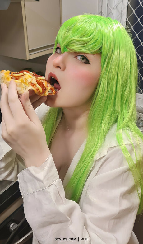 meru rumi sexy exklusive bild