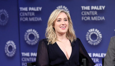 Ashley Johnson sexy akt fotos
