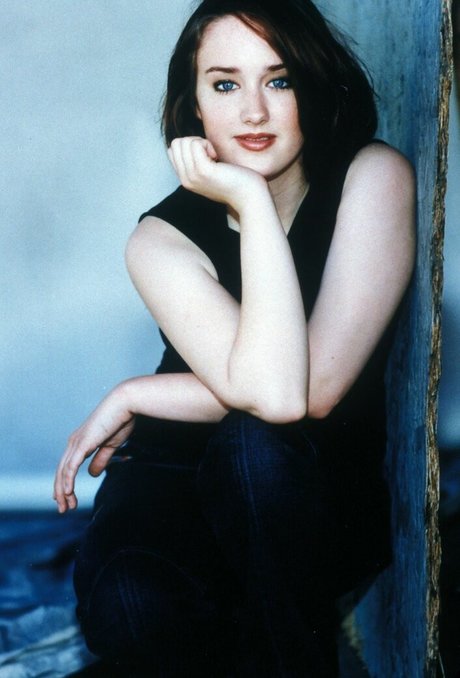 Ashley Johnson nackt top bild