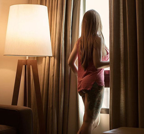 Emille Bee pornografische pornostar foto