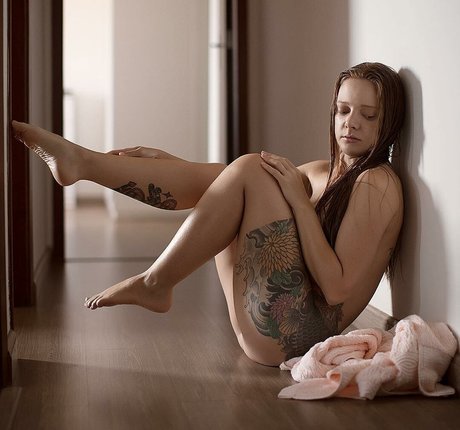 Emille Bee heiße schöne foto