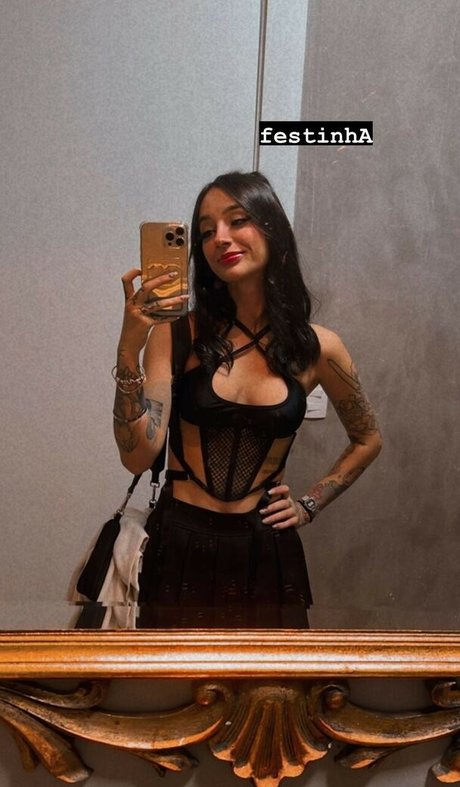 Leticia Caputi freie nackte bild