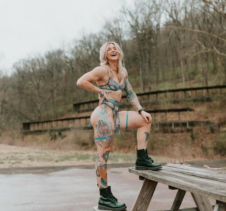 asiatische influencer-onlyfans nacktheit schöne archiv