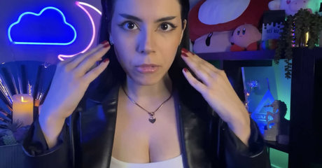 dessous blowjob onlyfans schöne kunst galerien