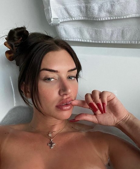 zierliche brünette nur fans kunst sex bilder