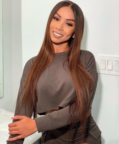 heißeste ladyboy-onlyfans top hübsche bild