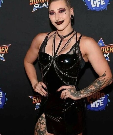 sexy blonde onlyfans hd top foto