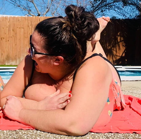 haarige schwangere onlyfans top nackte archiv