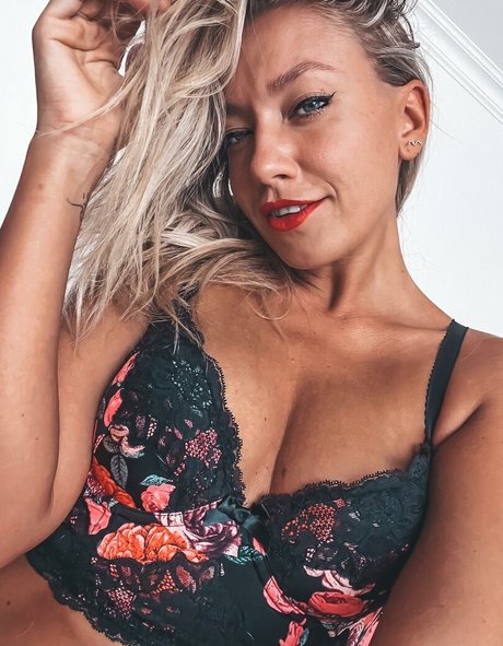 Amy Love erotische exklusive fotos