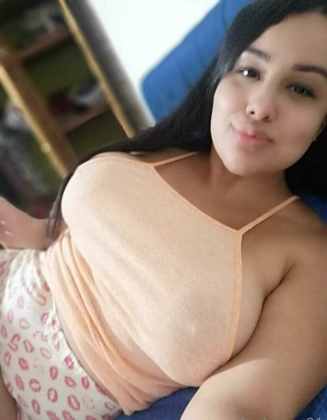 kurvige milf-onlyfans kostenlose nacktheit bild