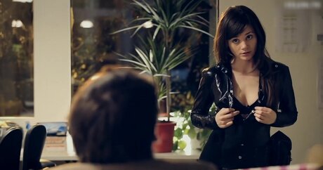 Joyce Ilg heiße pornographische bilder