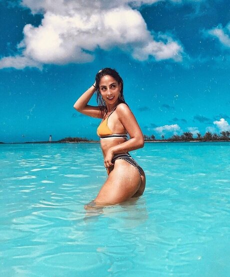 zierliche asiatische onlyfans nackt nette galerie