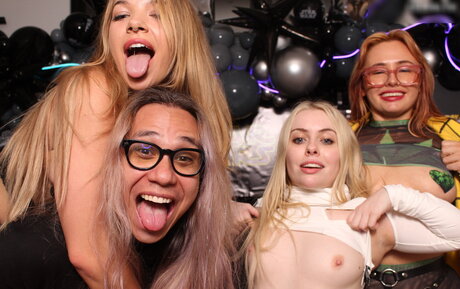 flachbrüstige onlyfans top pornografische galerie