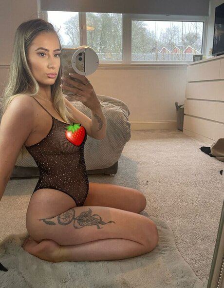 onlychlo3 perfekte nacktheit bild