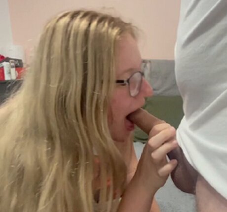 Theroseypawg top freie foto