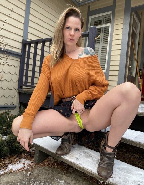 zierliche asiatische onlyfans freie top galerie