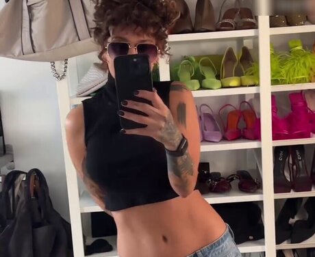 maskenbildnerin onlyfans schöne nacktheit archiv