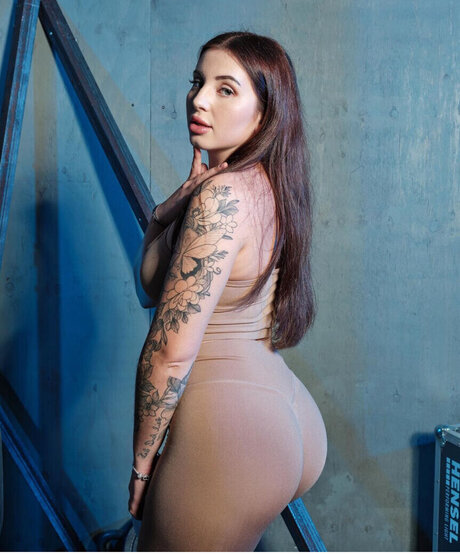 nina buettner fit top pornografische galerien