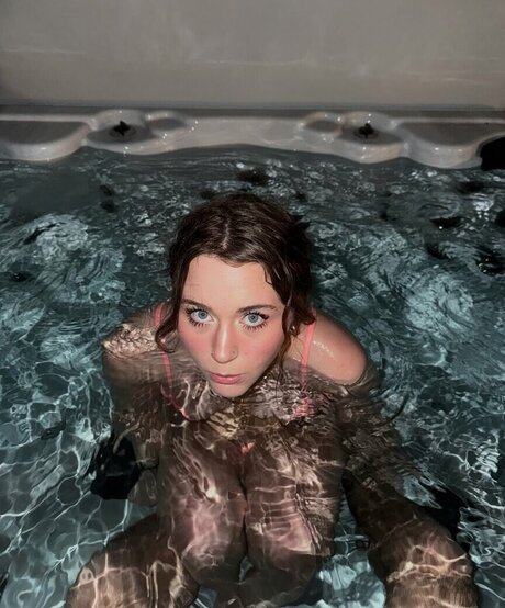 böse onlyfans top heiße bild