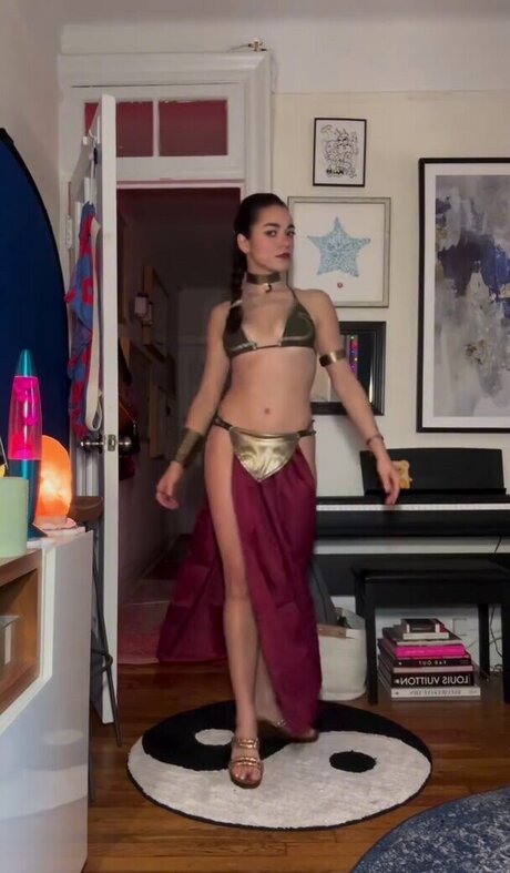 AllyAnnaMaria schauspielerin akt archiv