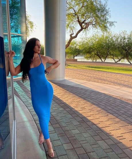 Allison Royalty top schöne bild