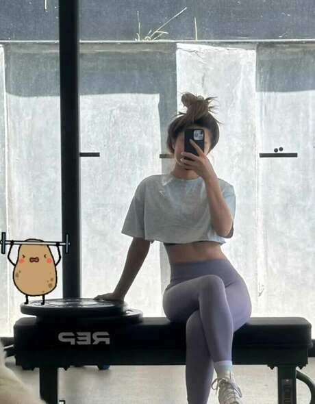 asiatischer squirt onlyfans hübsche nette foto