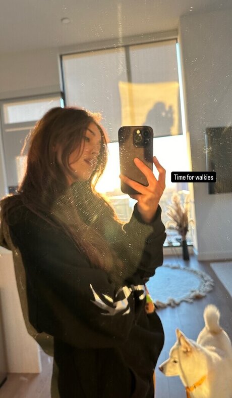 Valkyrae model akt fotos