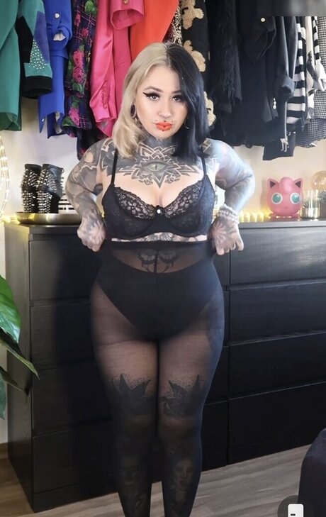 Verena Venus hd nackt foto