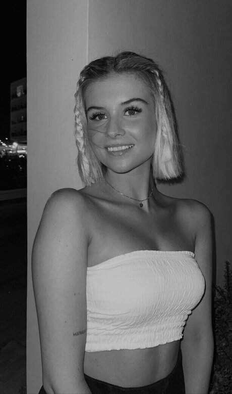 CorinaBRX schöne pornostar foto