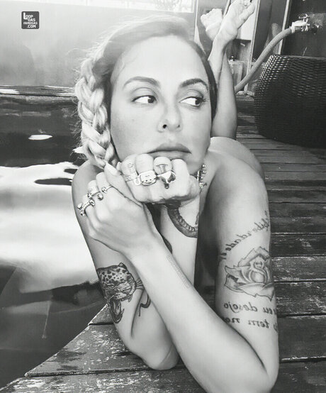 Alinne Rosa xxx kostenlose bild