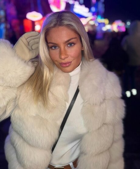 mollymercedes pornographische fotos